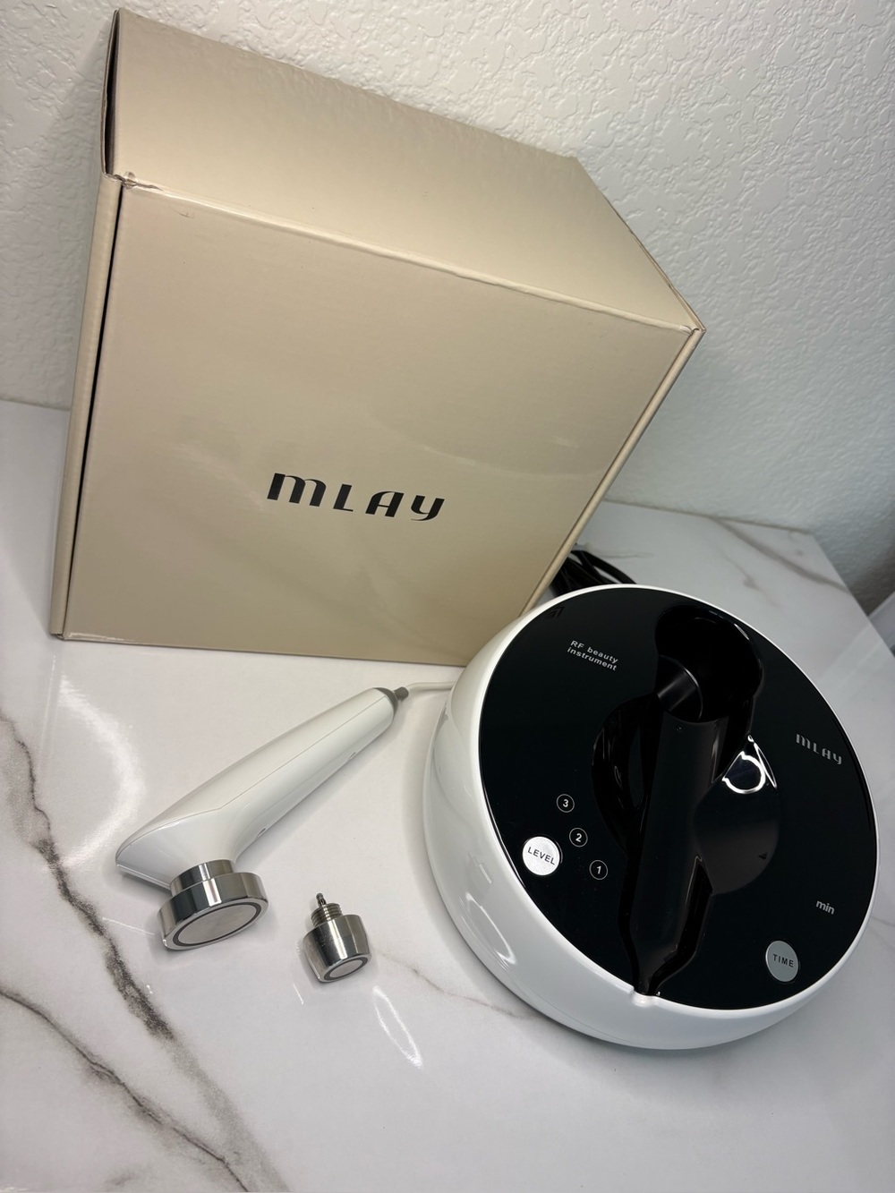 MLAY RF Beauty Instrument Skin Tightening Device w/ Gel, Box & Extra Head
